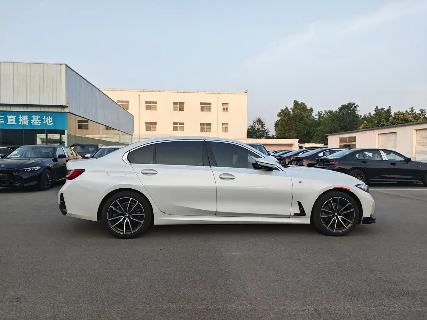 BMW 3 Series 2023 325Li M Sport Package фото 3