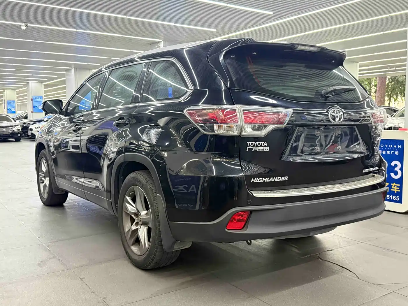 Toyota Highlander 2015 2.0T AWD Ultimate Edition 7-seater фото 6