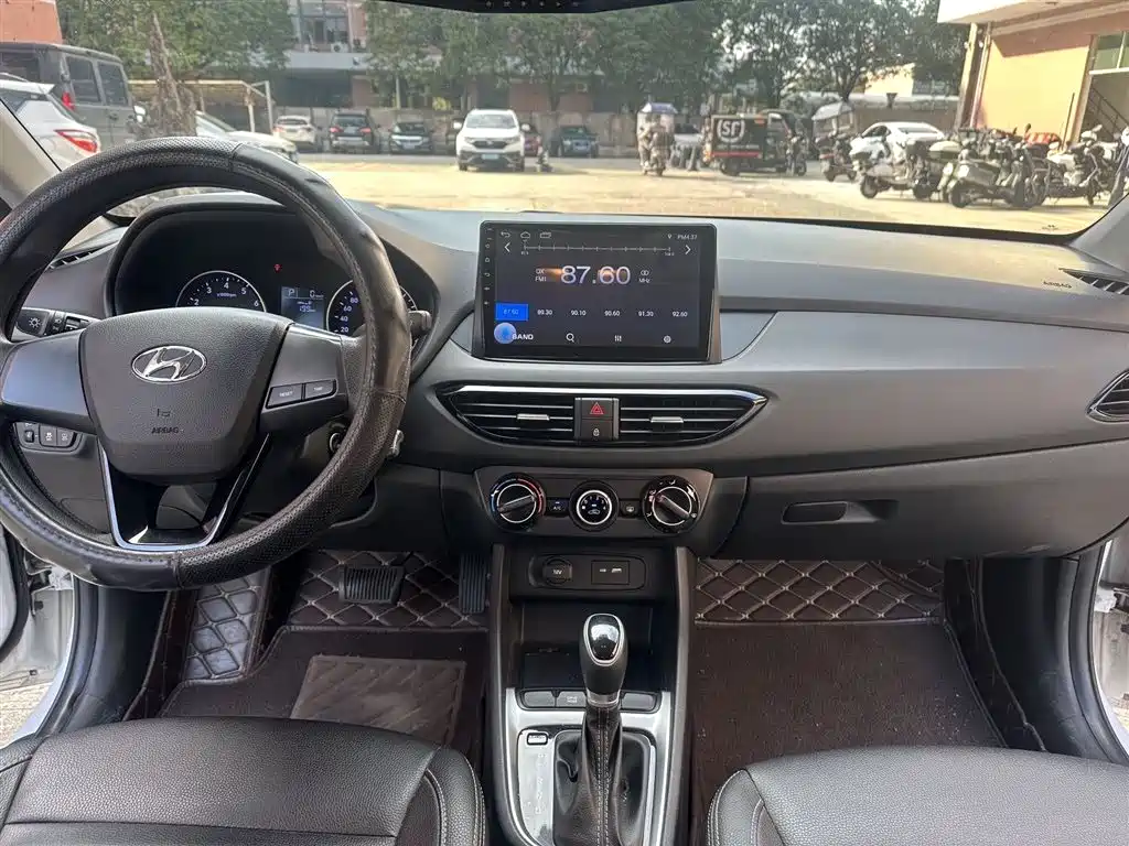 Hyundai Elantra 2020 1.6L Auto GL Pleasing Edition фото 8