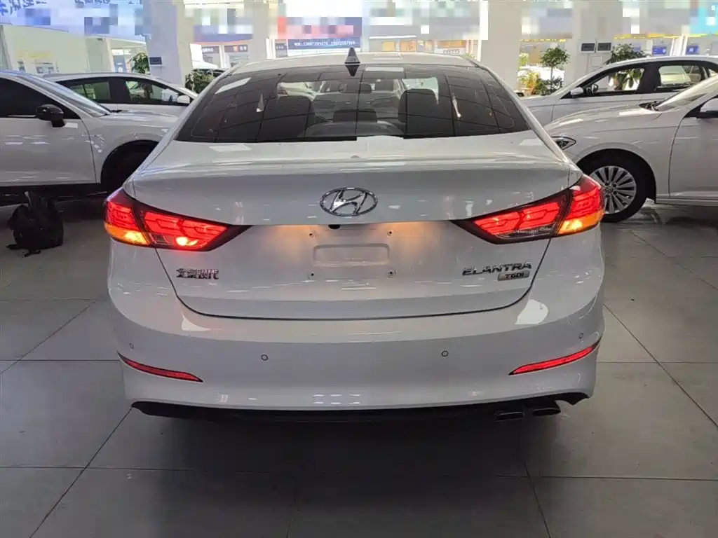 Hyundai Elantra 2018 1.4T DCT Dynamic·Vitality Model фото 6