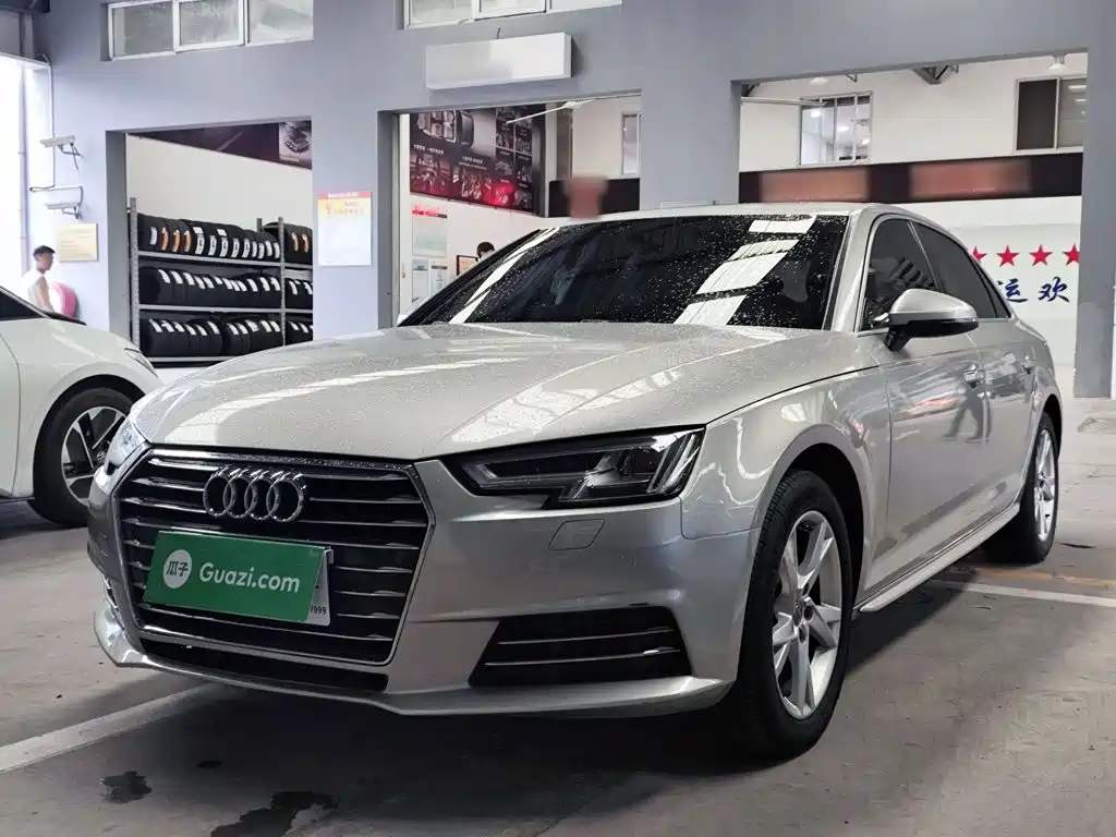 Фото 2 - Audi A4L