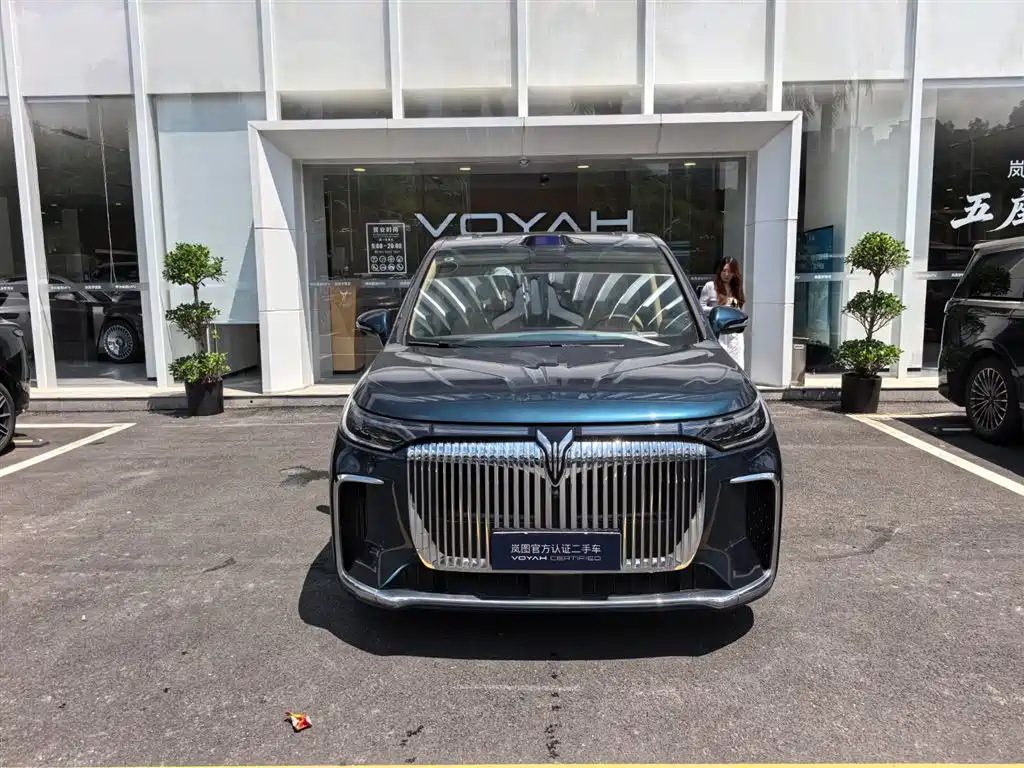 Voyah Auto Voyah Dreamer 2025 Model PHEV 4WD Premium QianKun Edition фото 3