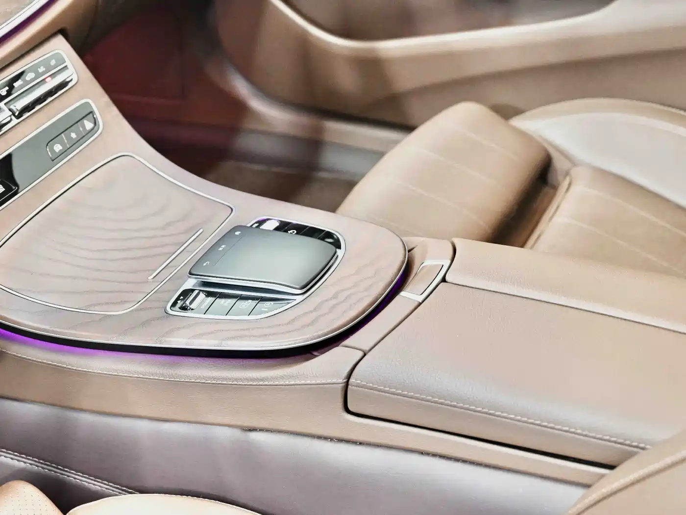 Mercedes-Benz E-Class 2022 E 300 L Fashion фото 28