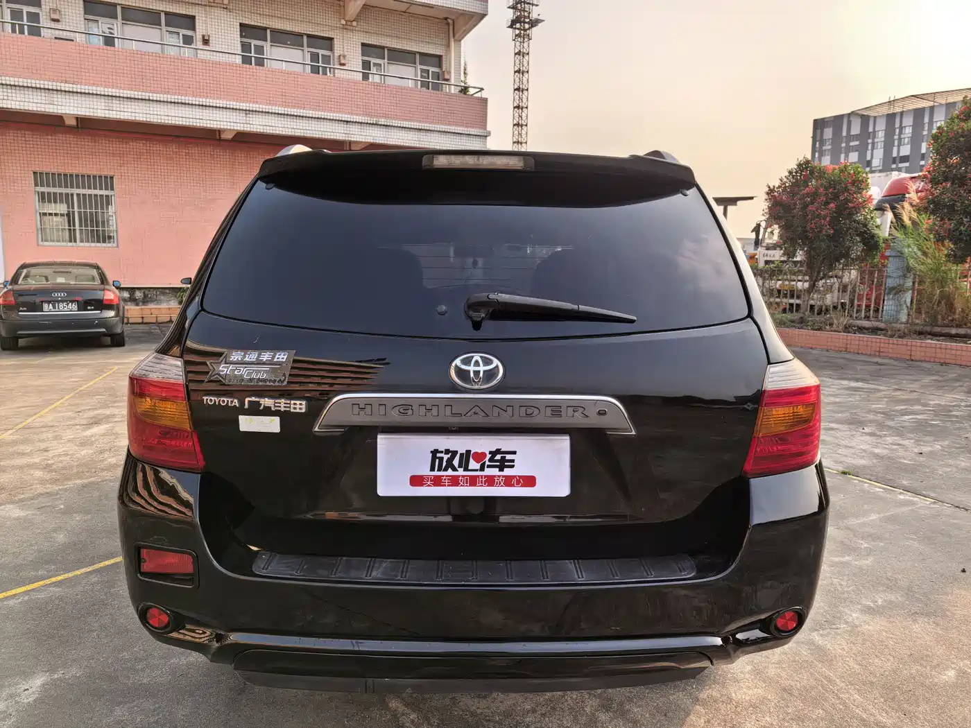 Toyota Highlander 2011 2.7L 2WD 7-seat Luxury фото 6