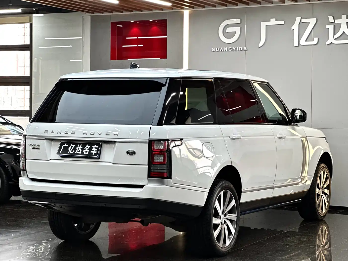 Land Rover Range Rover 2017 3.0 SC V6 Vogue LWB (Long Wheelbase) фото 23