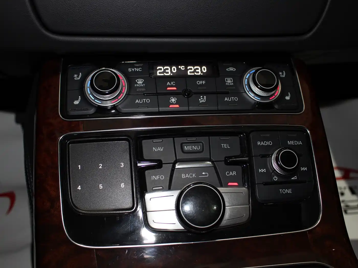 Audi A8 2013 A8L 6.3 FSI W12 quattro Exclusive фото 10