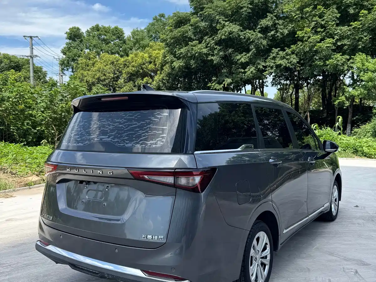 Wuling Motors Wuling Jiachen 2023 2022 1.5L Manual Joy Elite