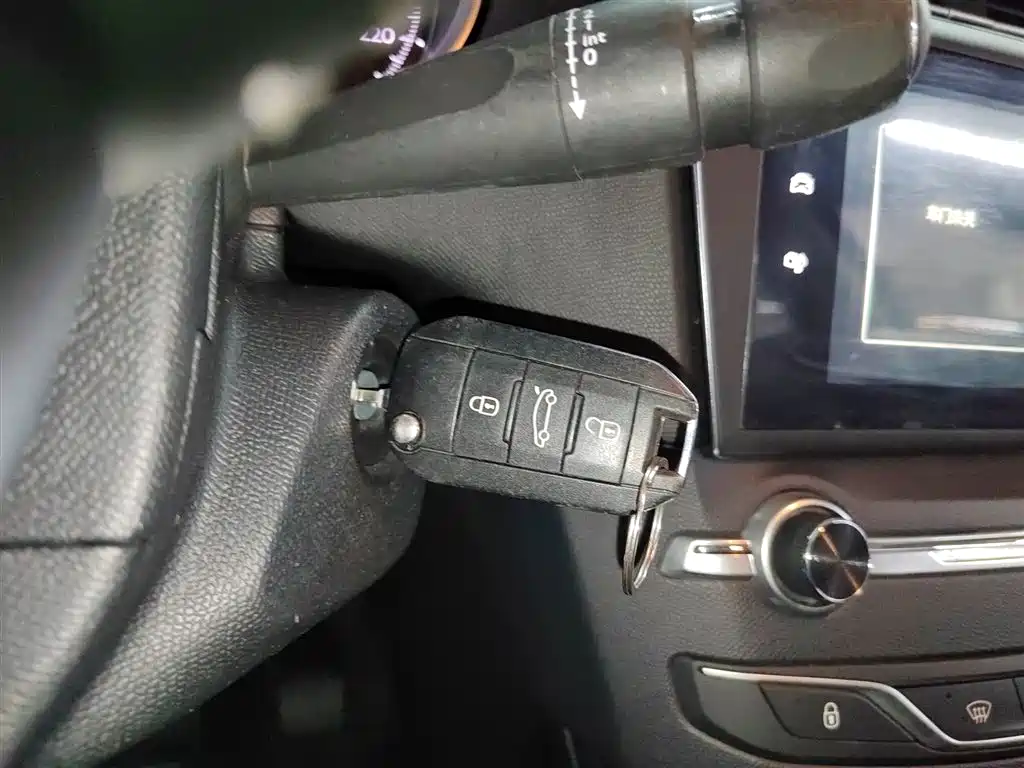Peugeot 408 2014 1.8L Automatic Luxury Edition фото 17