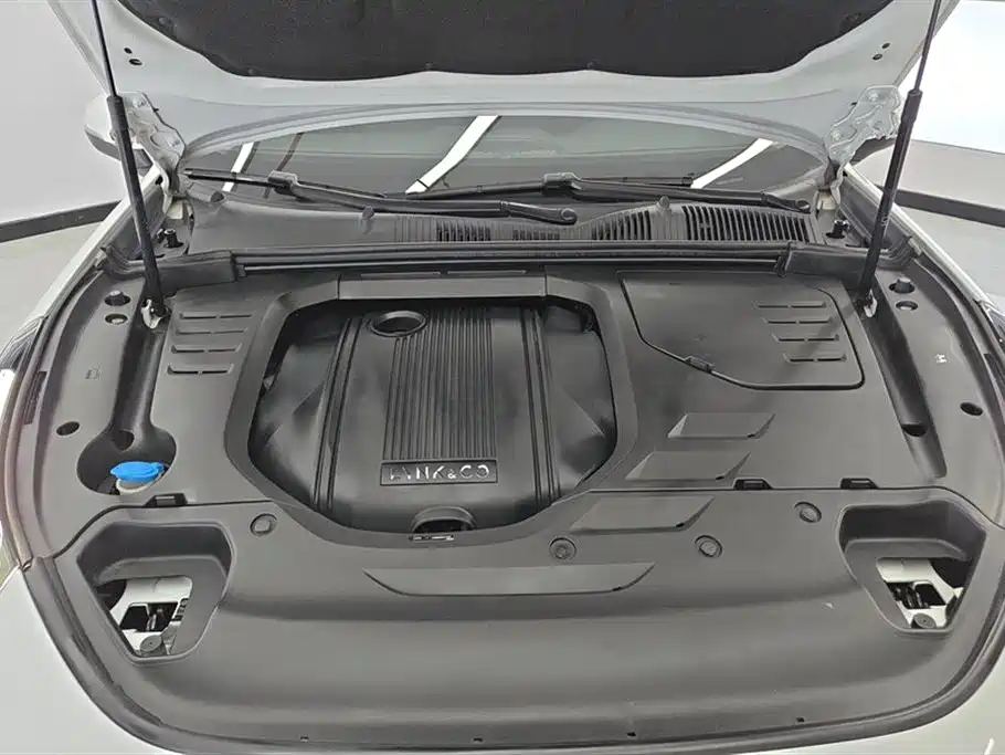 Lynk & Co 02 2018 1.5T DCT 2WD Power Edition China V фото 10
