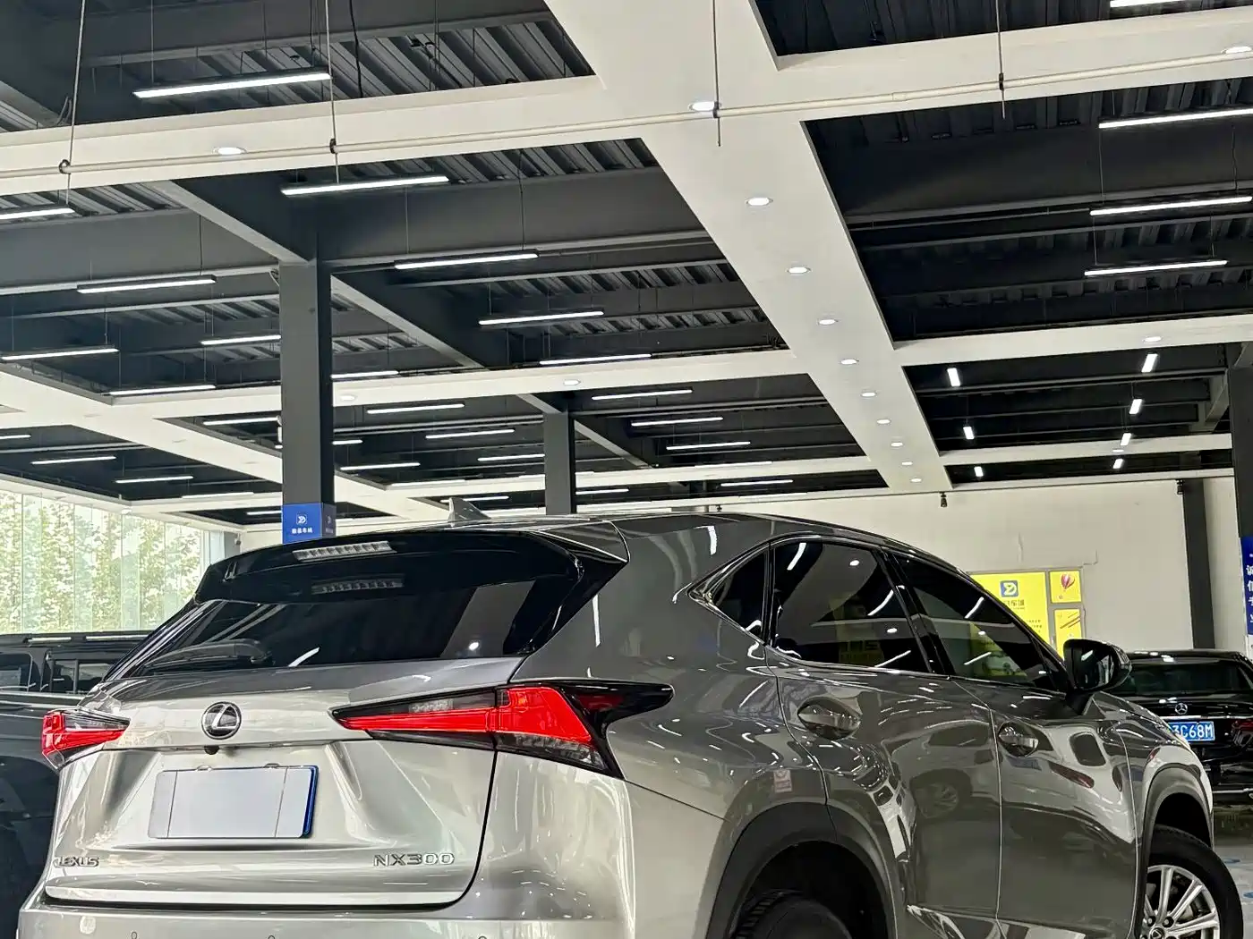 Lexus NX 2017 300 FWD Sharp Edition фото 5