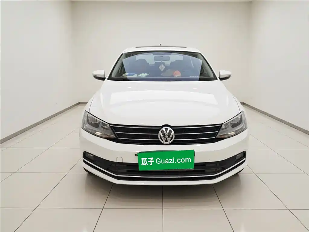 Volkswagen Sagitar 2017 1.6L Manual Comfort фото 24