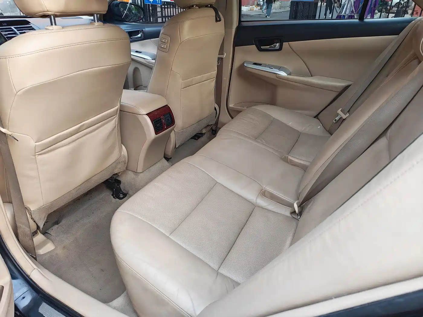 Toyota Camry 2012 2.5G Luxury Edition фото 9