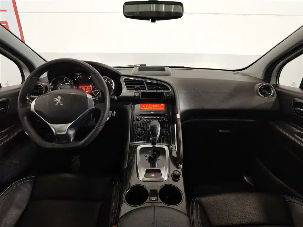 Peugeot 3008 2015 2.0L Automatic Classic Edition фото 5