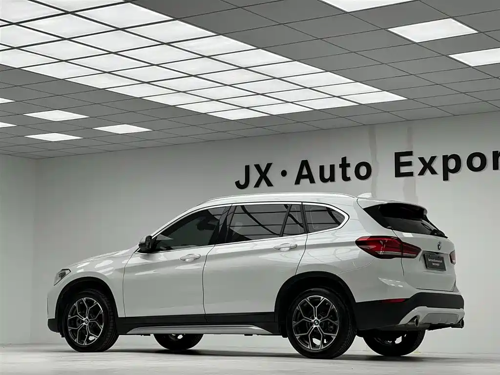 BMW X1 2022 sDrive20Li Premium фото 7