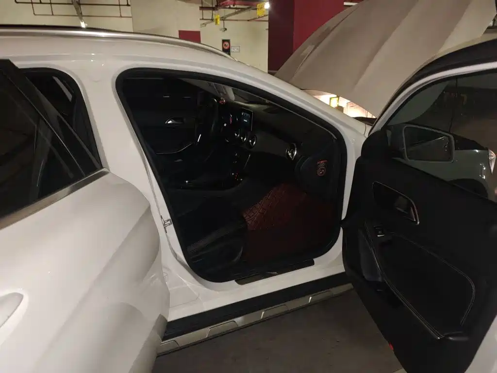 Mercedes-Benz GLA 2015 2016 GLA 200 Dynamic