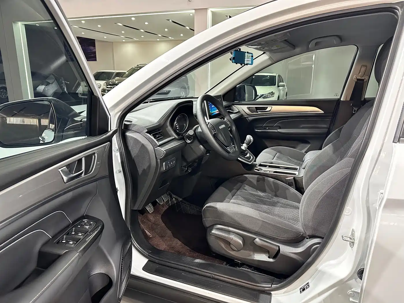 Haval M6 2024 2023 PLUS 1.5T Manual Elite Smart Connect