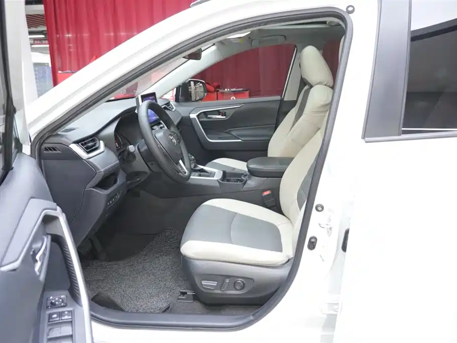 Toyota RAV4 Rongfang 2021 2.0L CVT 4WD Trend фото 17