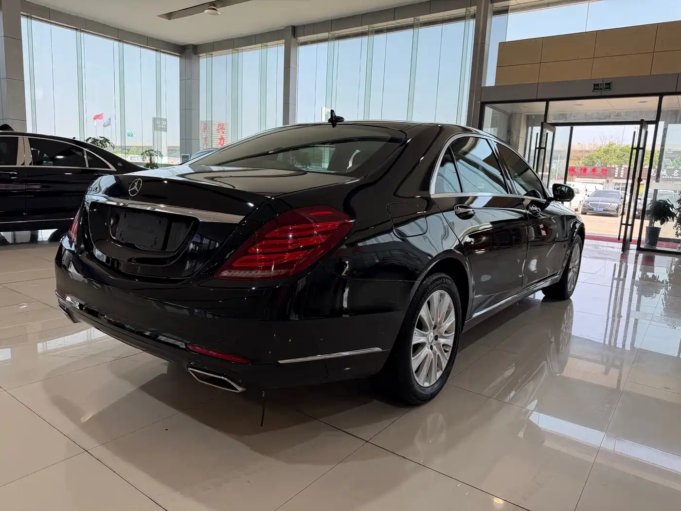 Mercedes-Benz S-Class 2016 S 320 L Business Edition фото 3