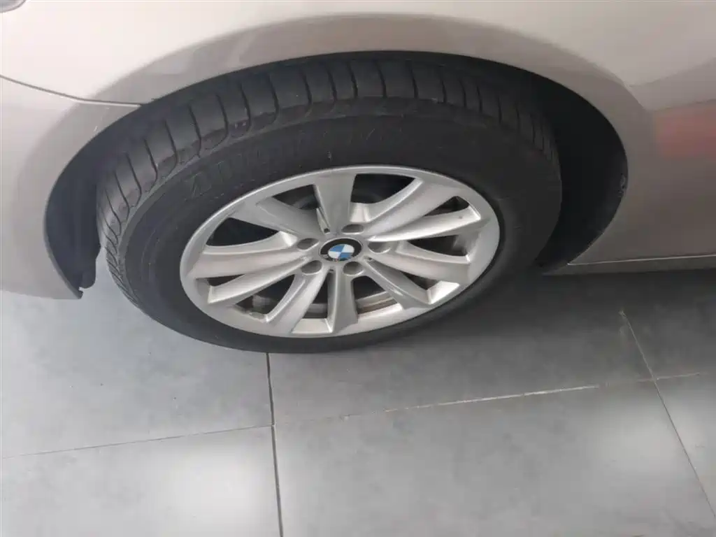 BMW 5 Series 2017 520Li Classic Edition фото 23