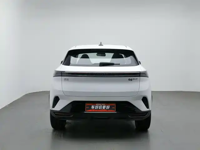 Lynk & Co 06 EM-P 2024 EM-P 126 Long Range Max — фото 4