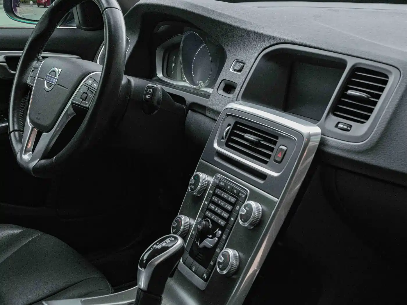 Фото 17 - Volvo V60
