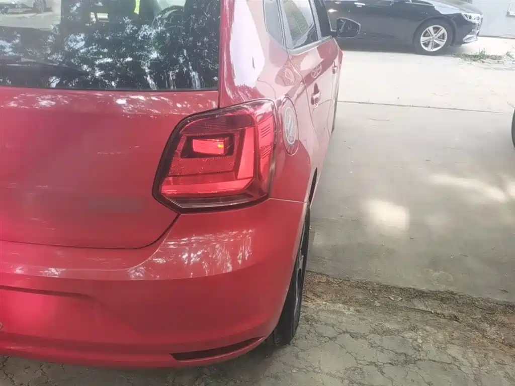 Volkswagen Polo 2016 1.4L Automatic Trend фото 8