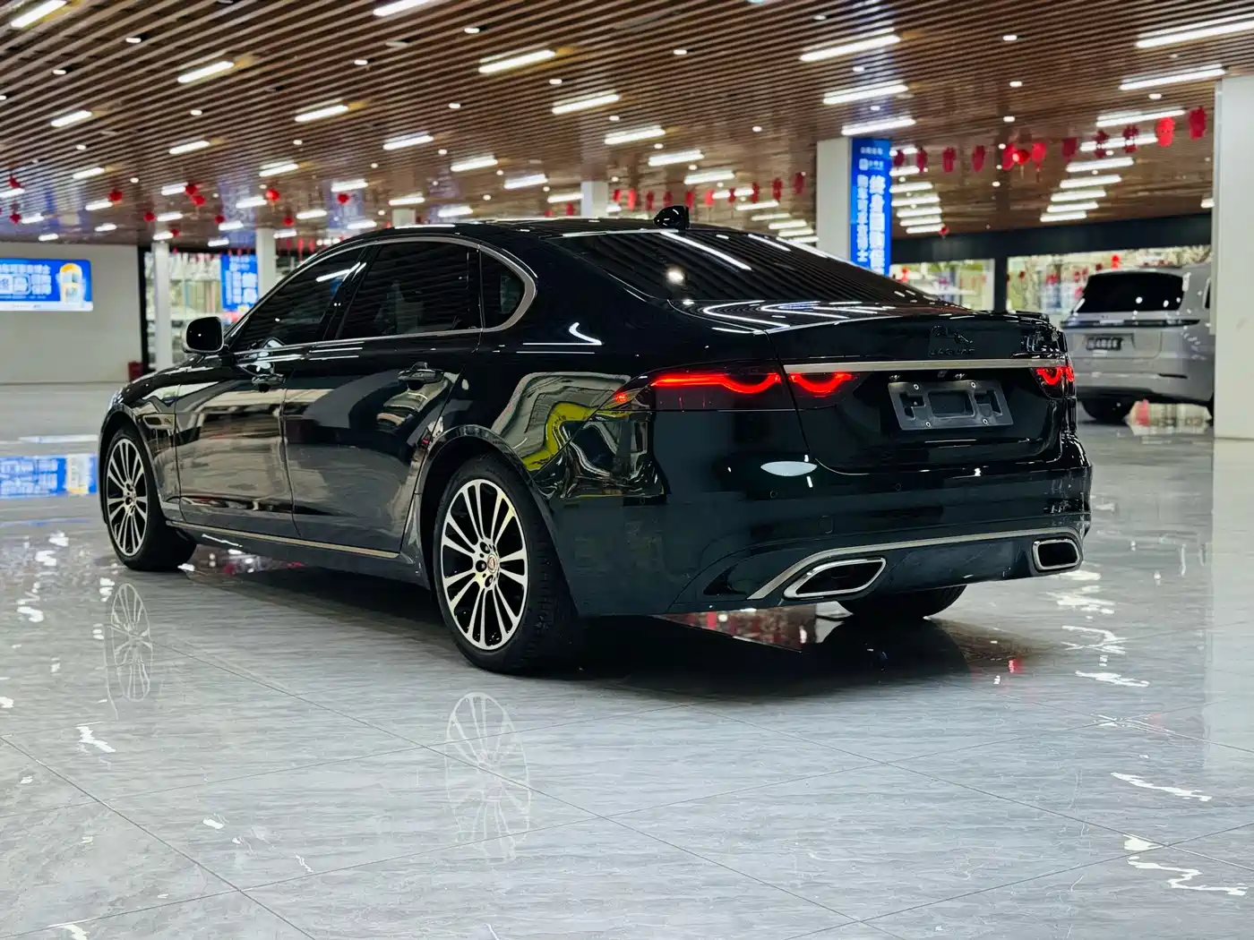 Jaguar XFL 2025 2024 2.0T P250 2WD Premium Luxury