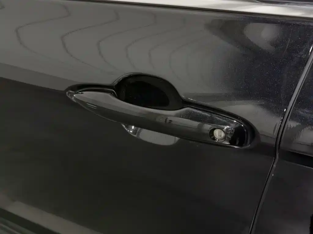 Photo 18 - Toyota Camry