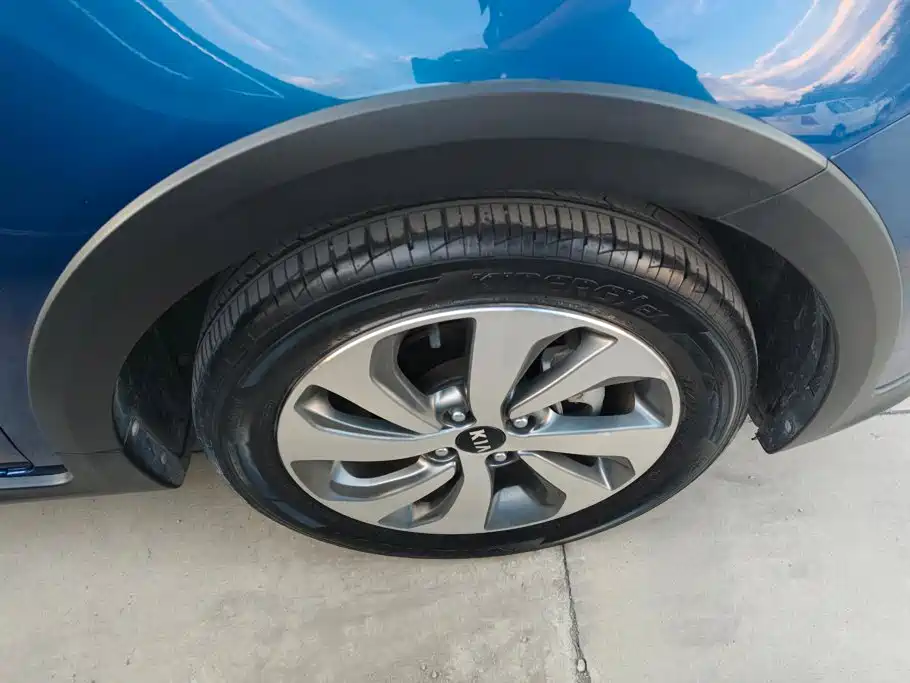 Kia KX CROSS 2019 2018 1.6L Automatic Smart Sunroof Edition