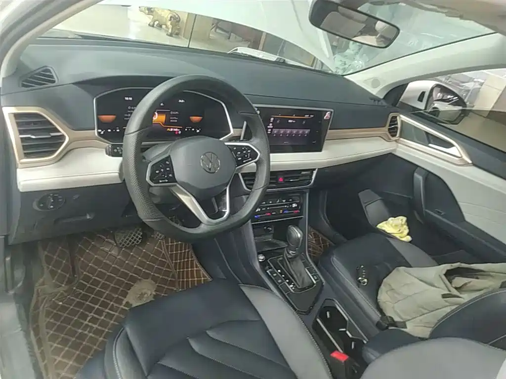 Volkswagen Tharu 2023 300TSI 2WD Bright Moon Edition фото 10