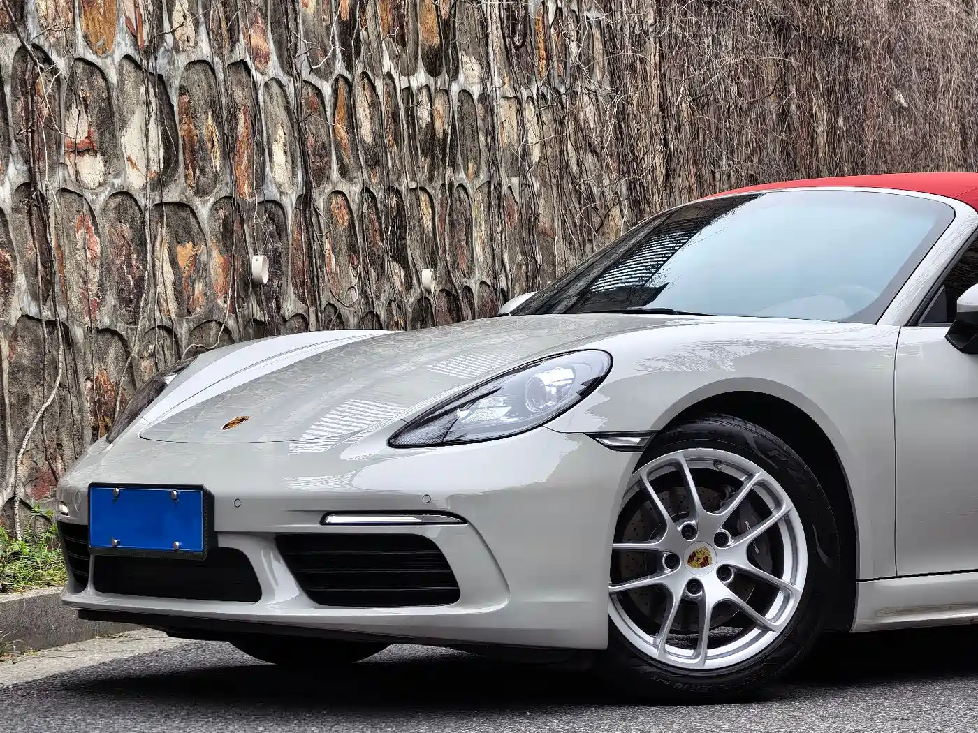 PORSCHE 718