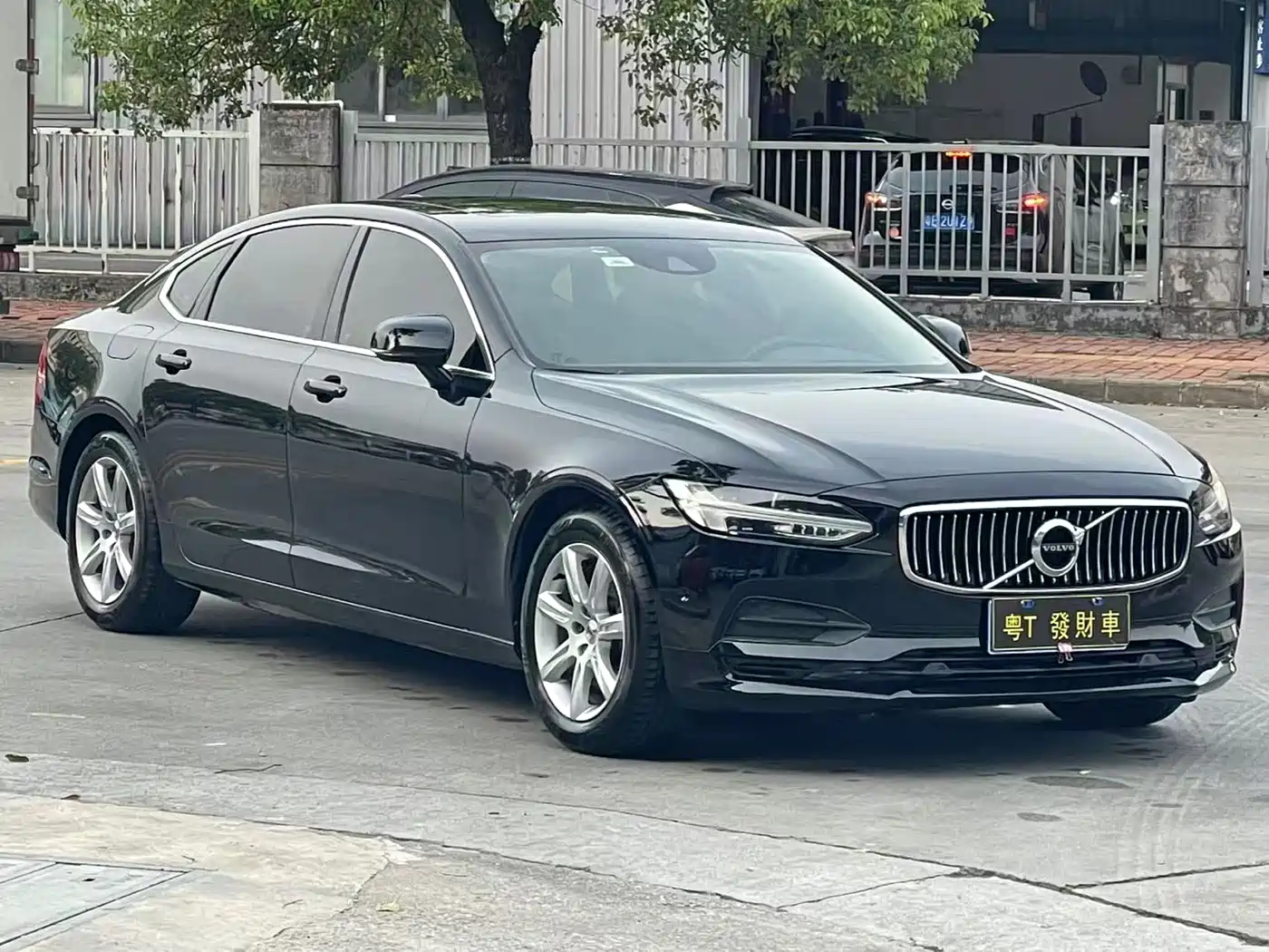 Фото 3 - Volvo S90
