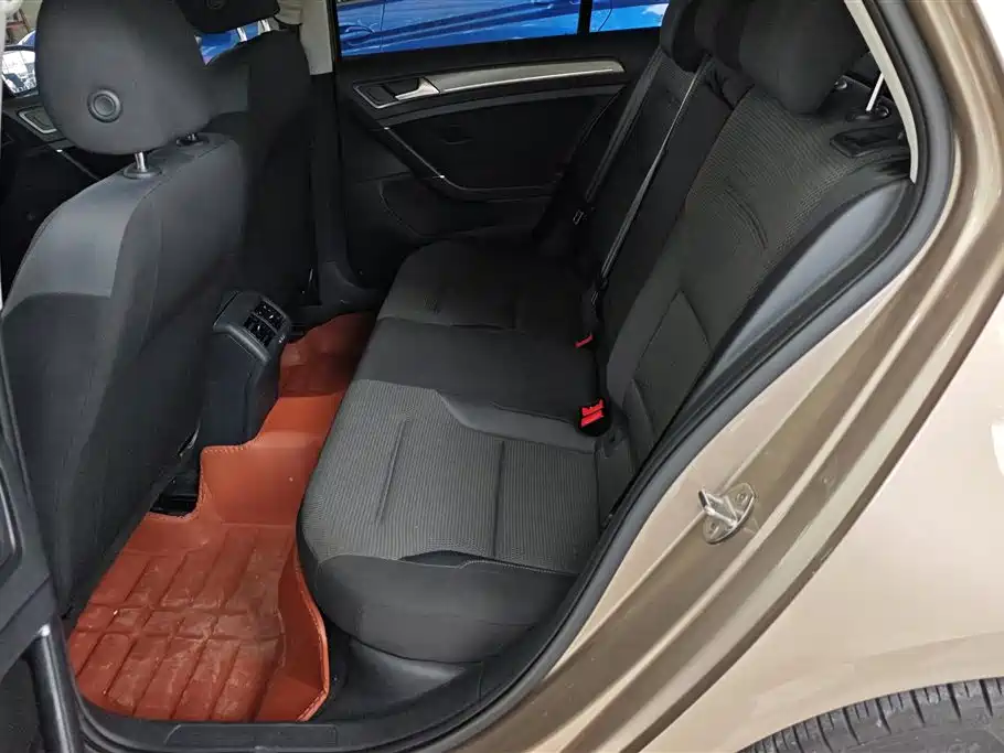 Volkswagen Golf 2016 1.6L Automatic Comfort фото 11