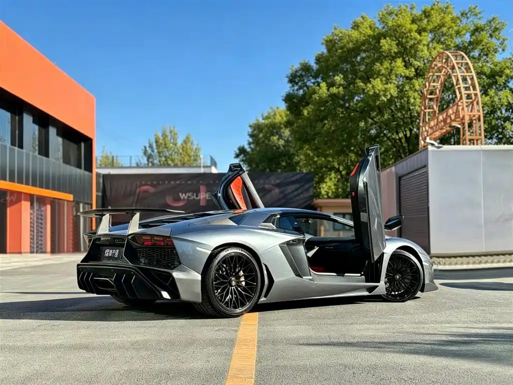 Lamborghini Aventador 2011 LP 700-4 фото 3