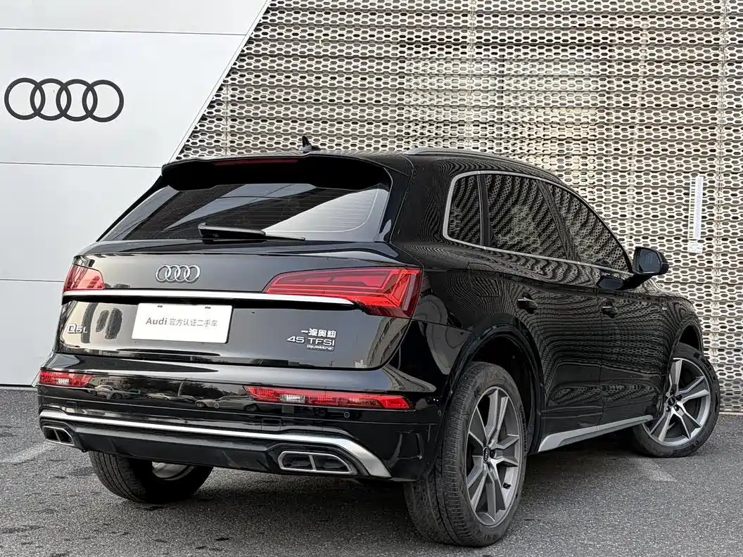 Audi Q5L 2022 45T Luxury Dynamic фото 4