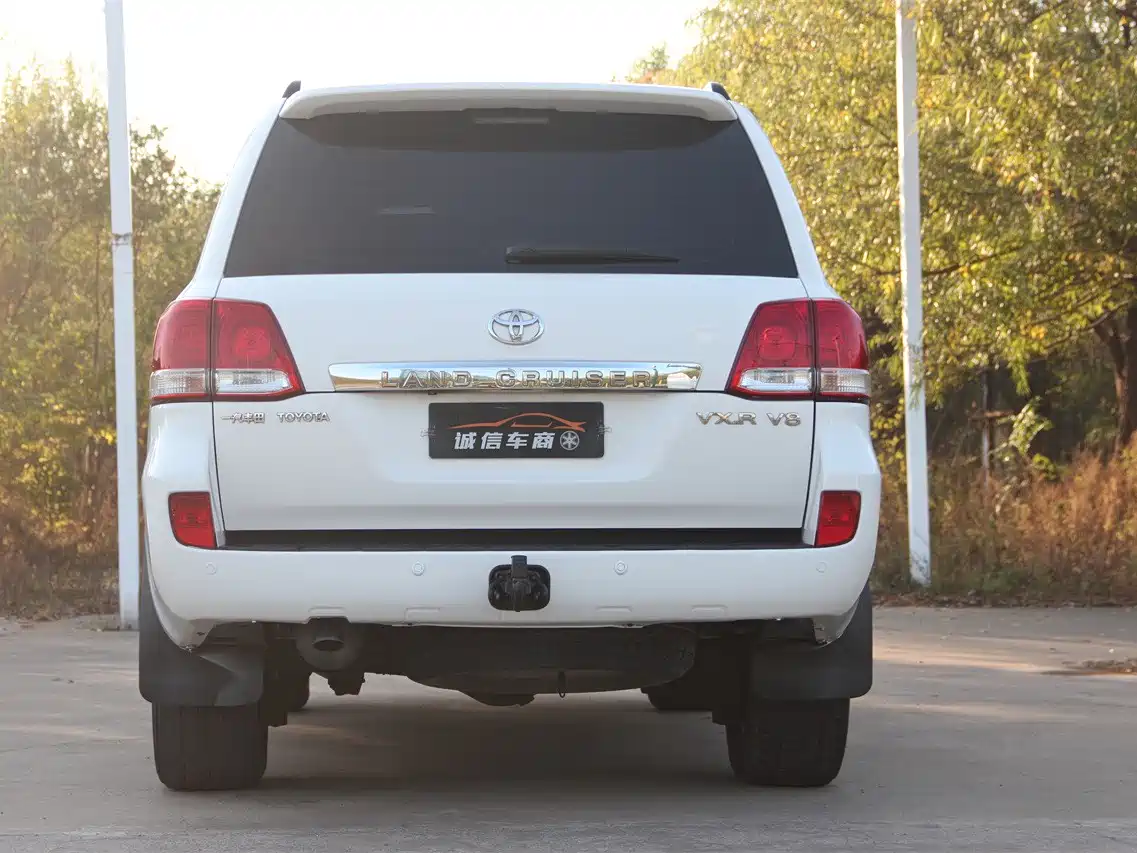 Toyota Land Cruiser 2010 Model 4.7L Automatic VX фото 8