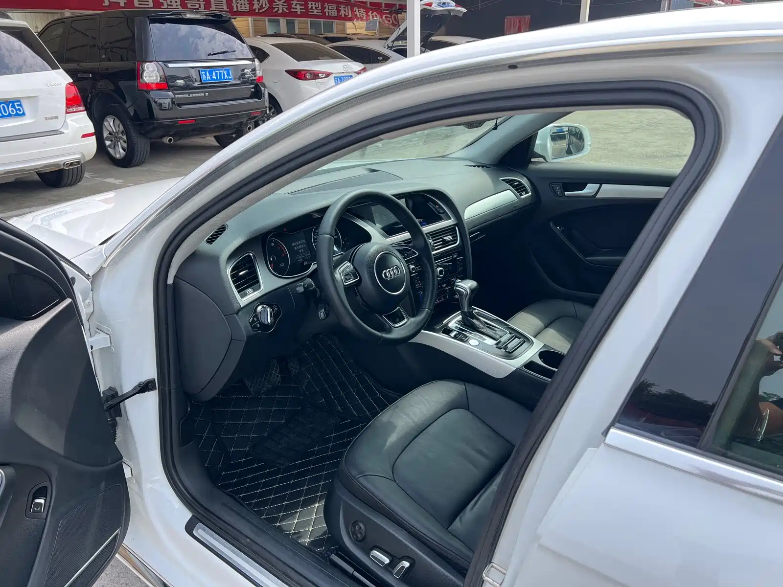 Фото 10 - Audi A4L