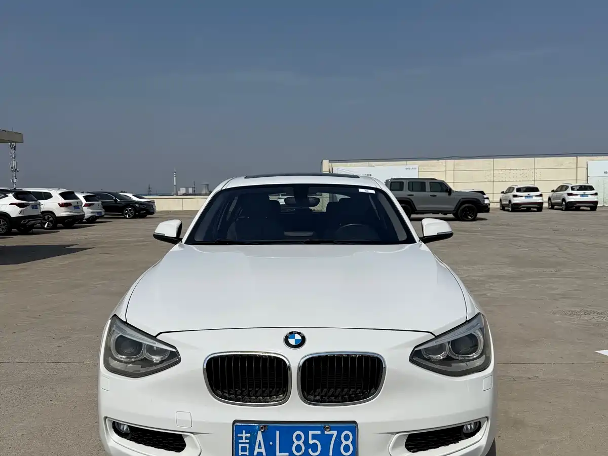 BMW 1 Series (Import) 2013 Facelift 116i Urban Model фото 2