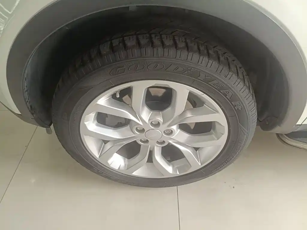 Фото 23 - Land Rover Discovery Sport
