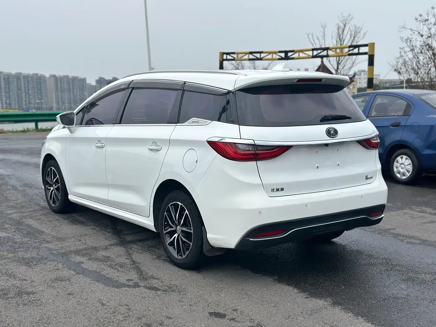 BYD Song MAX 2017 1.5T Auto Smart Elite 7-Seater фото 7