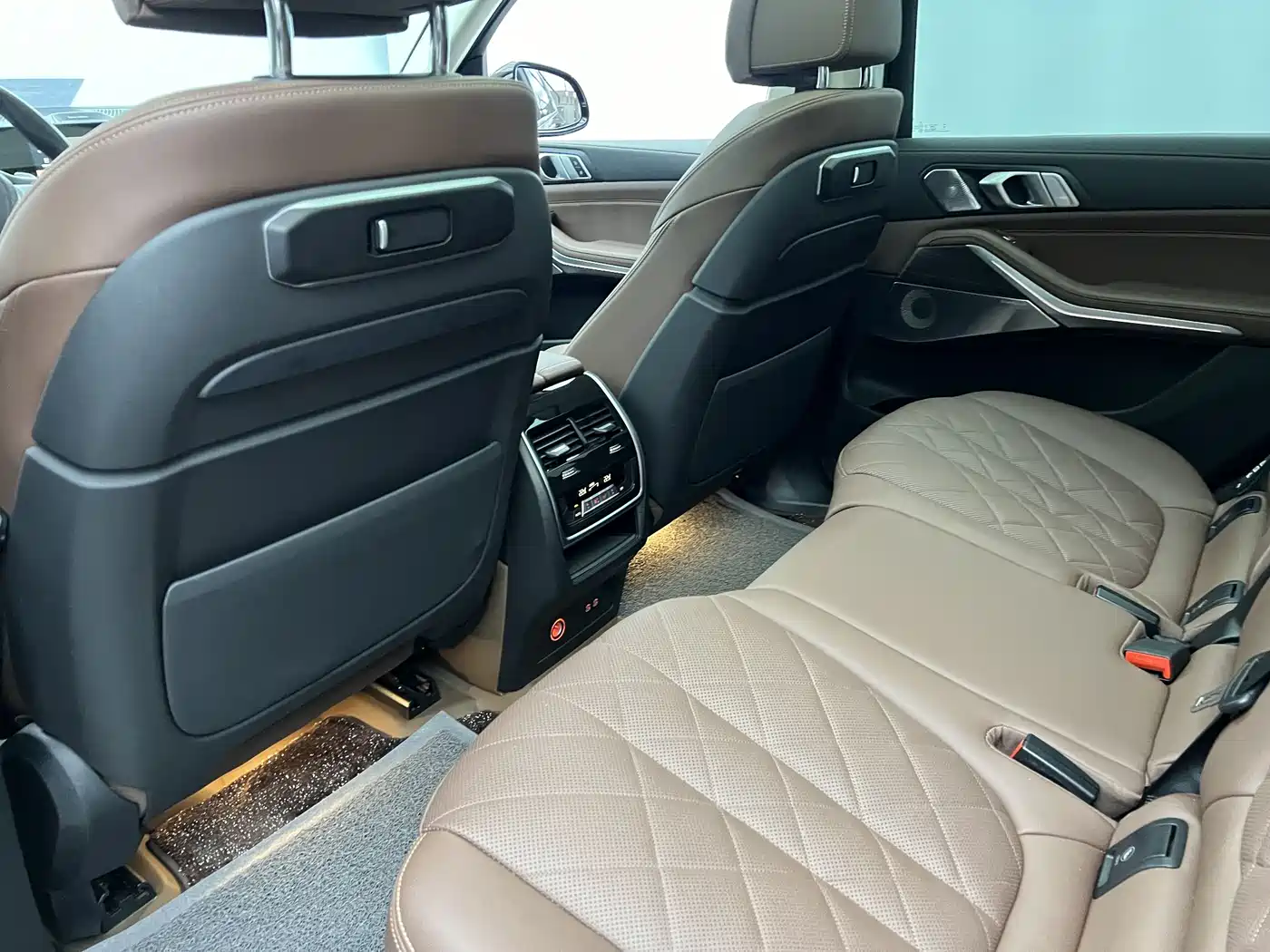 BMW X7 2024 xDrive40i Leading Luxury Package фото 14