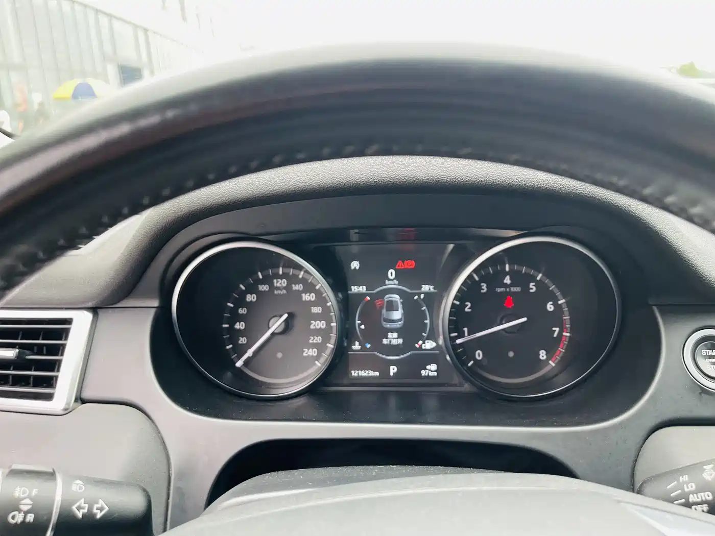 Land Rover Discovery Sport 2018 240PS SE Edition фото 7