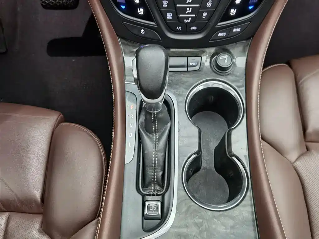 Buick Envision Plus 2016 28T 4WD Luxury фото 13