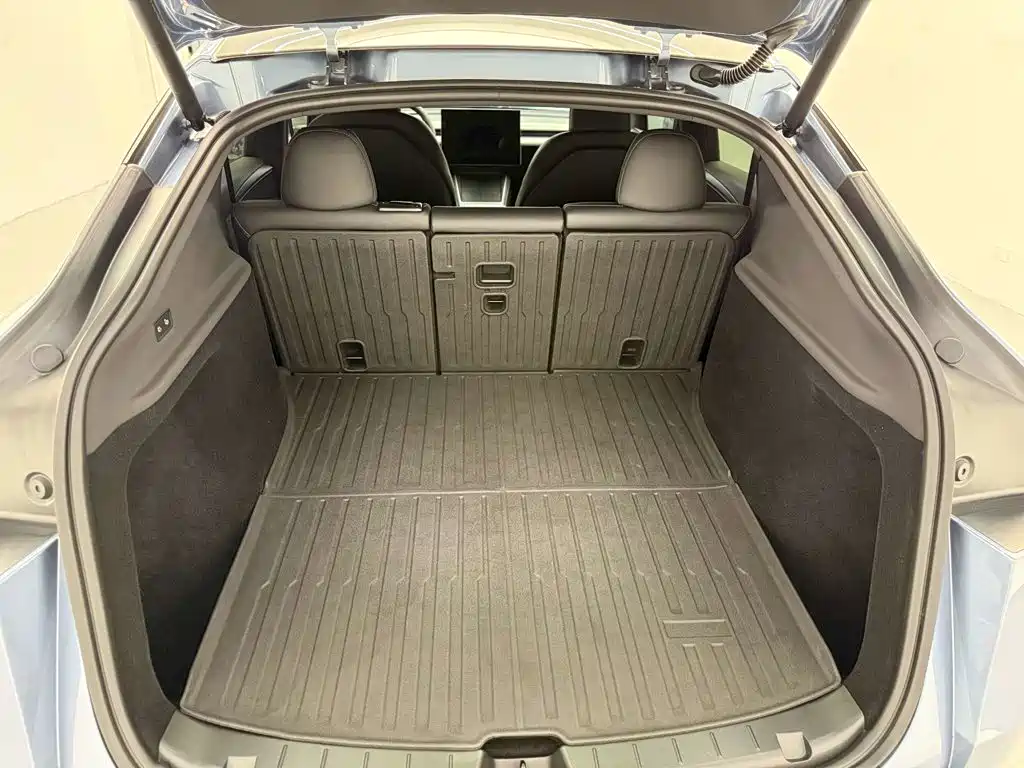 Tesla Model Y 2026 2026 Long Range Rear-Wheel Drive