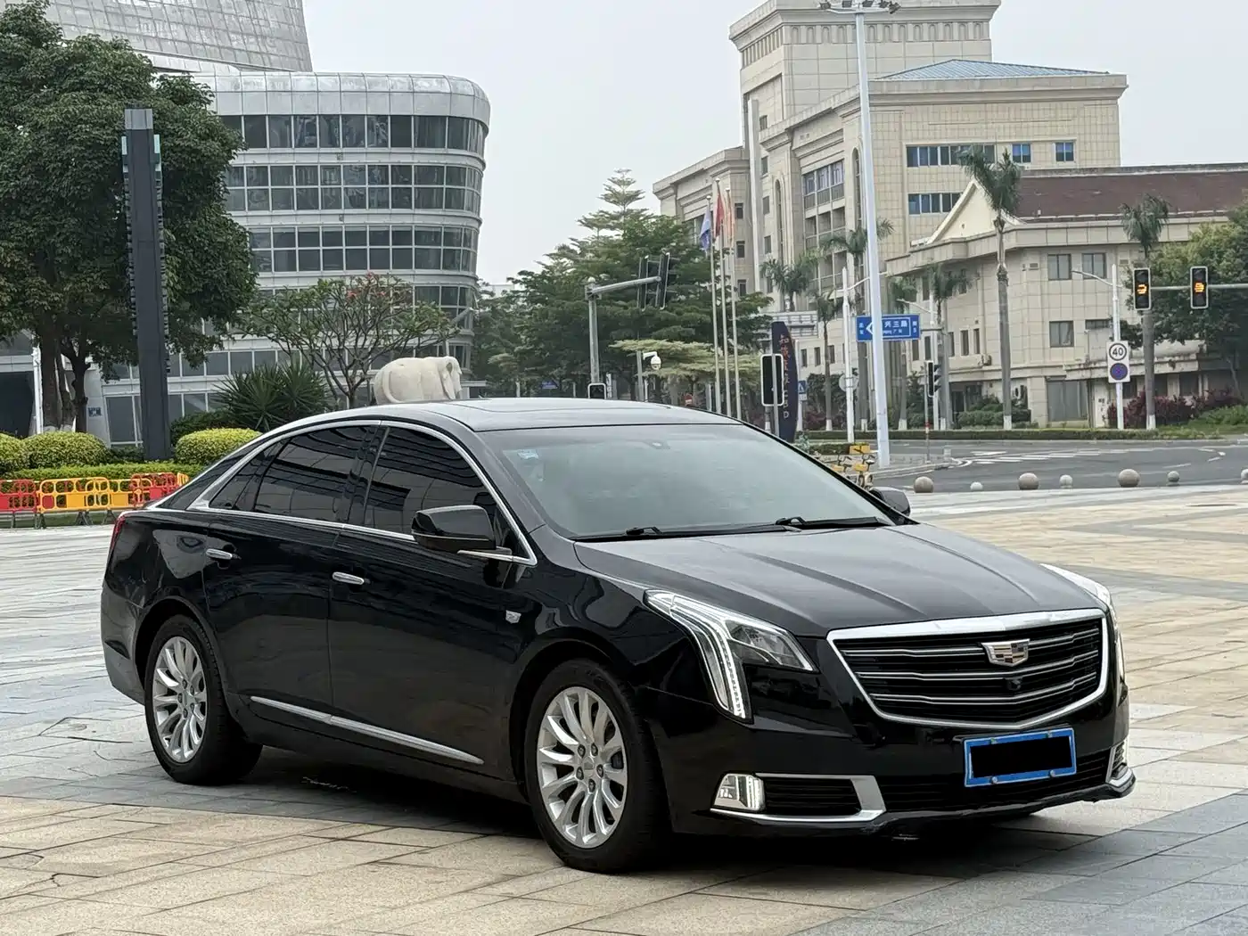 CADILLAC XTS