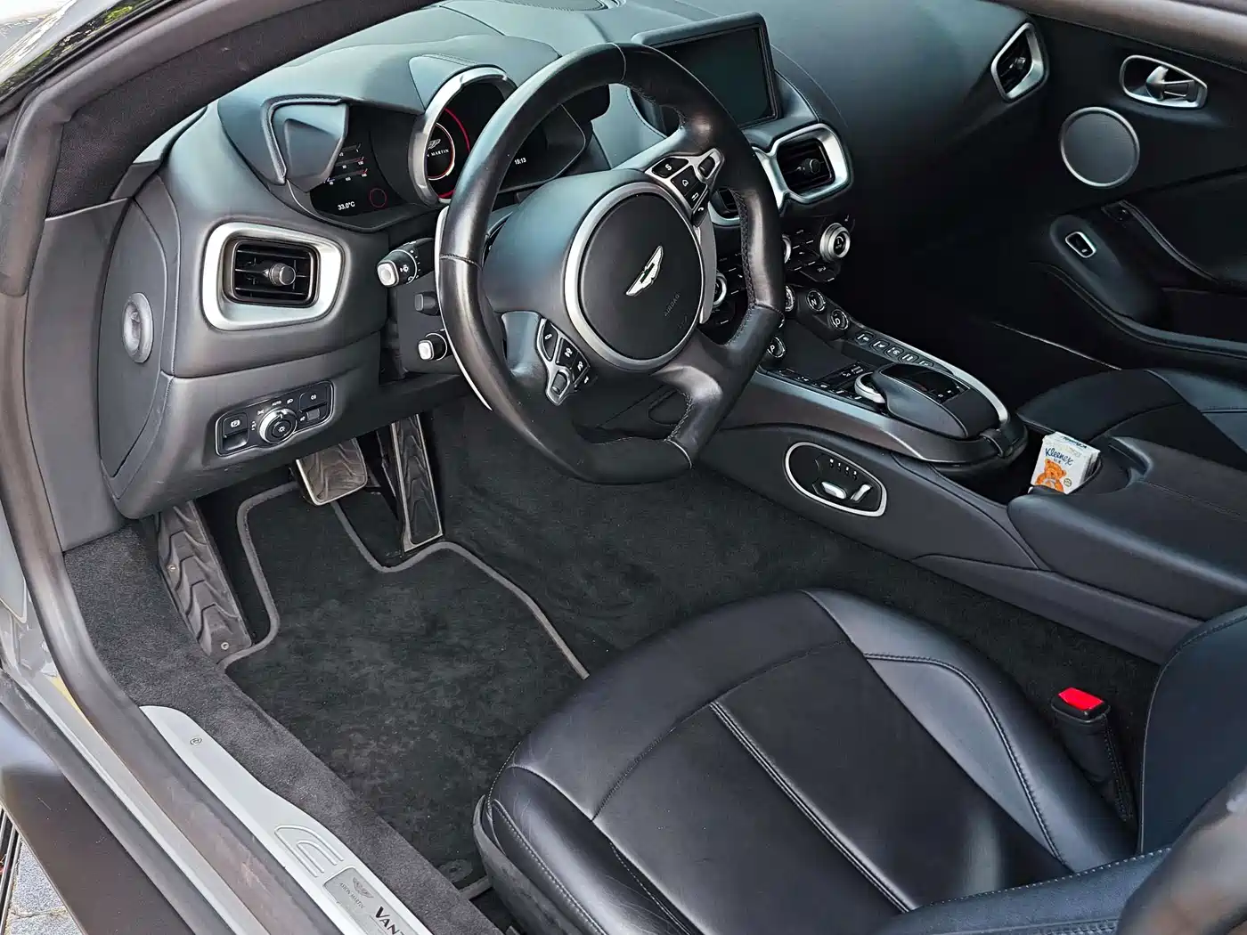 Aston Martin V8 Vantage 2022 2022 4.0T V8 Coupe