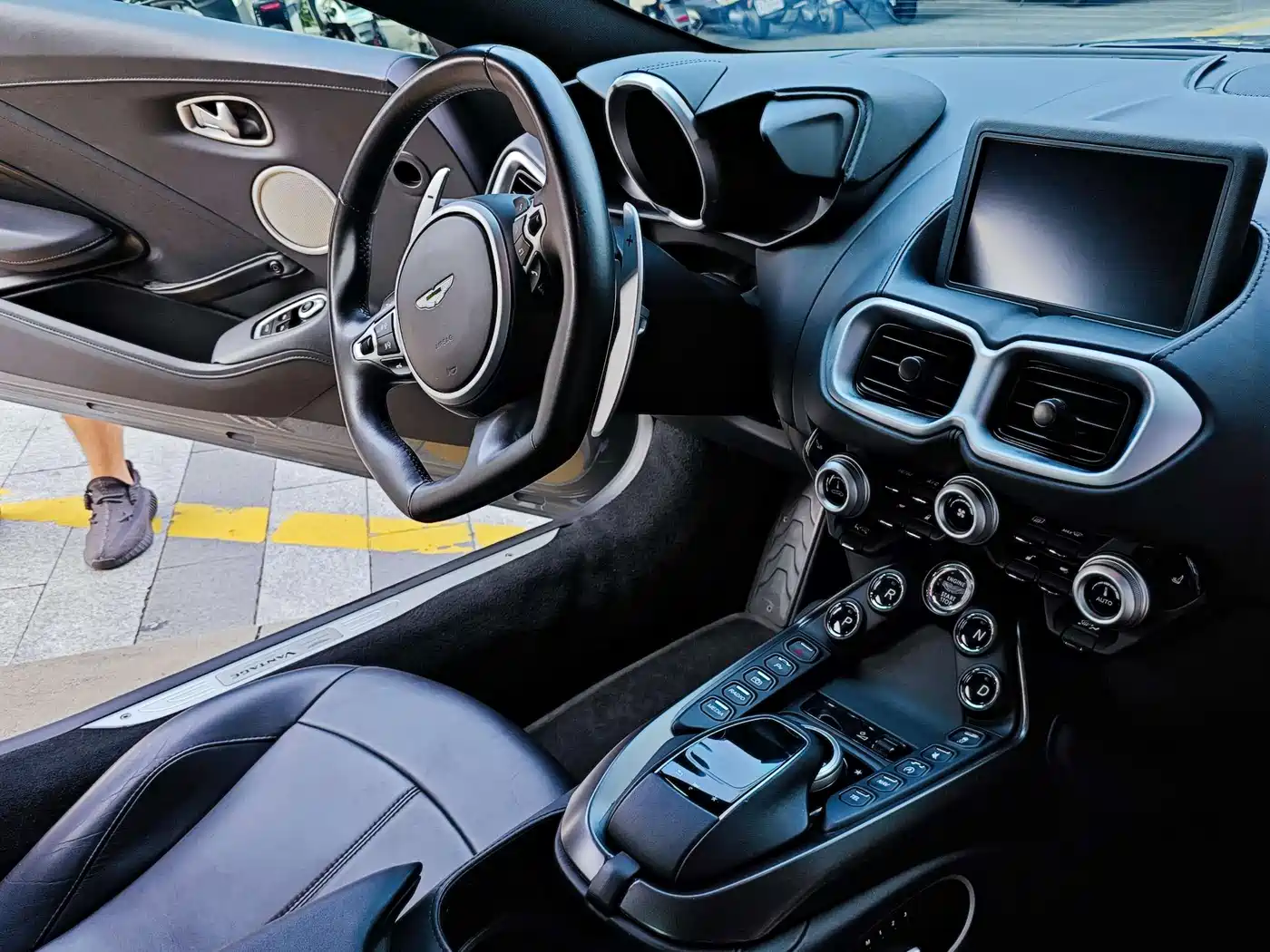 Aston Martin V8 Vantage 2022 2022 4.0T V8 Coupe