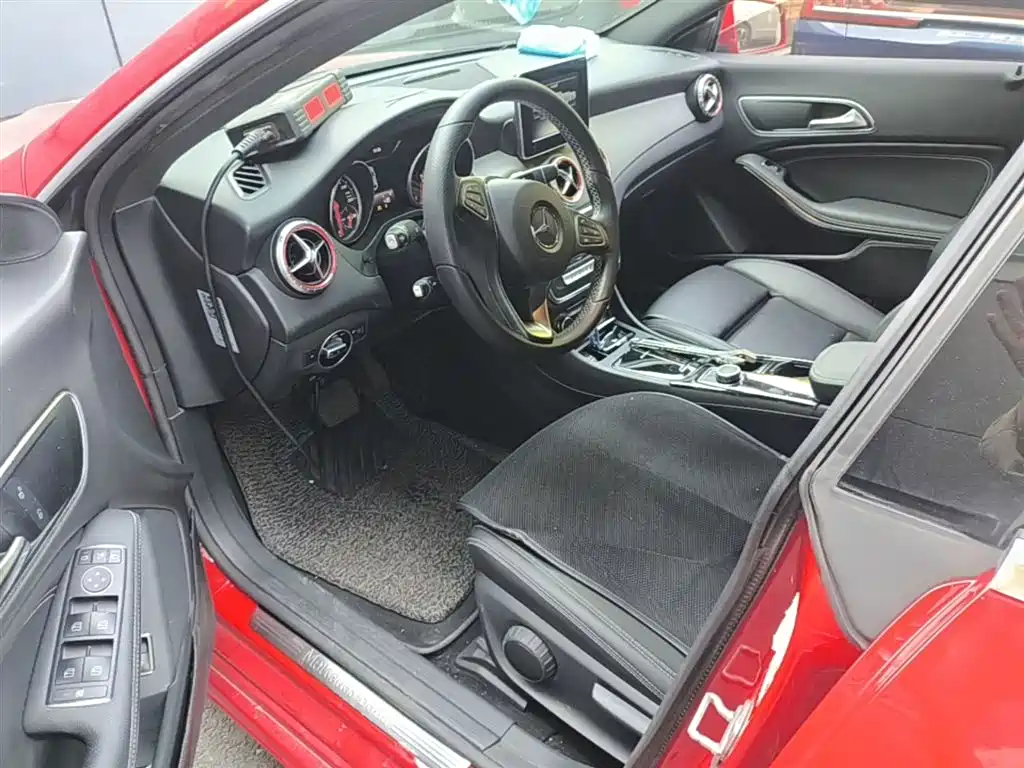 Mercedes-Benz CLA (Import) 2016 Facelift CLA 200 Sport фото 16