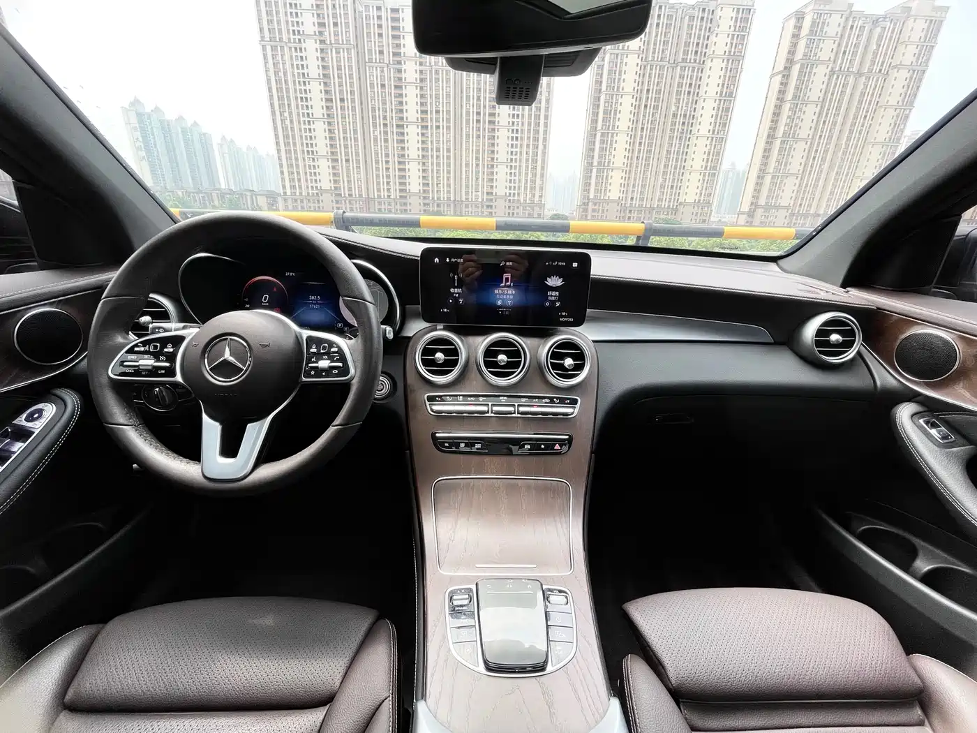 Mercedes-Benz GLC 2020 Facelift GLC 300 L 4MATIC Dynamic фото 17