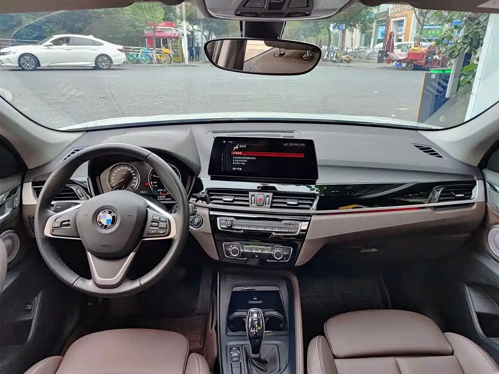 BMW X1 2022 sDrive20Li Fashion фото 10